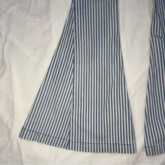 Blank Paige Blue & White Stripe Flare Jeans Size Small - Picture 12 of 13